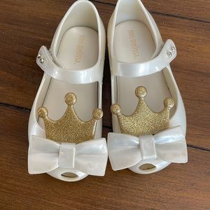 Princess Mini Melissa size 9 Girls